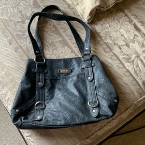Like new Relic black purse with silver hardware.